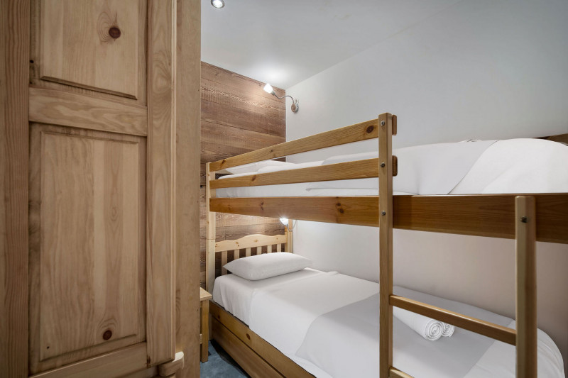 _lv_images__lot_0060510466_06_1445378