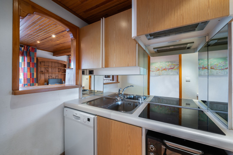 _lv_images__lot_0060510651_05_1449146