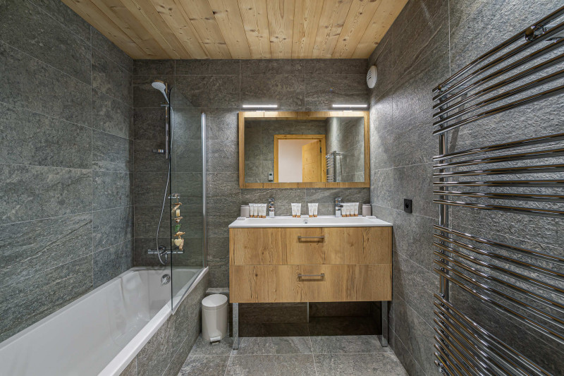 _lv_images__lot_0060510709_11_1446022