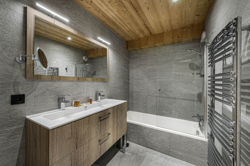 _lv_images__lot_0060510818_08_1445882