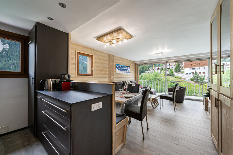 _lv_images__lot_0060510830_05_1445807