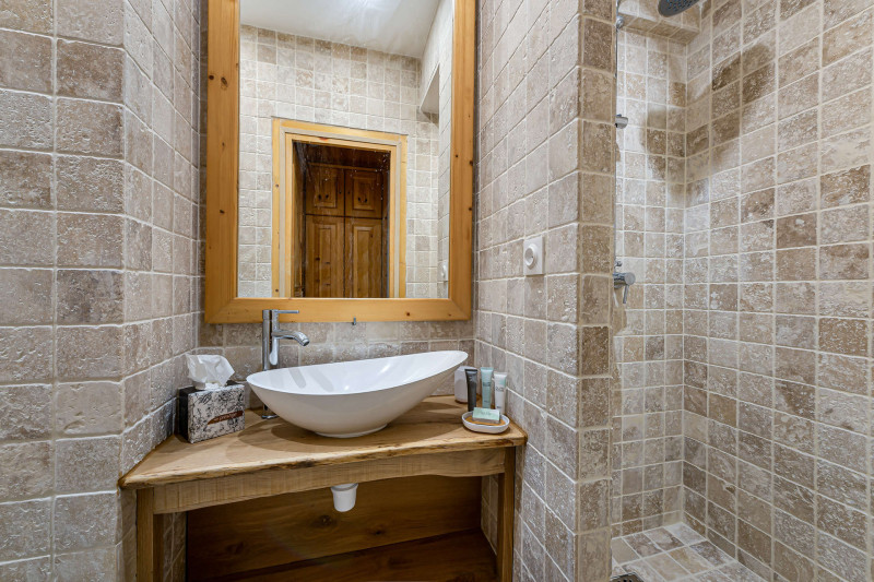 _lv_images__lot_0060510870_07_1446943