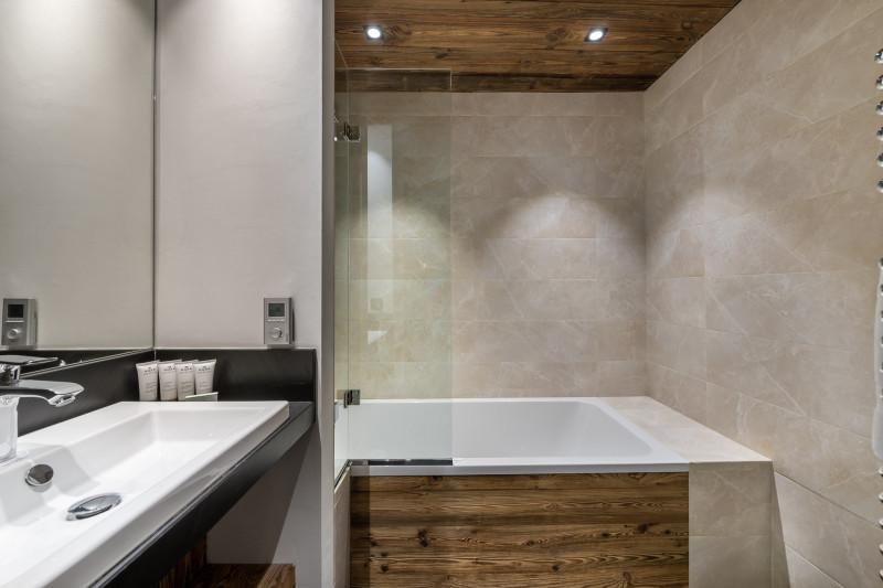 _lv_images__lot_0060510957_15_1446625