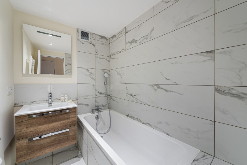 _lv_images__lot_0060510975_08_167282