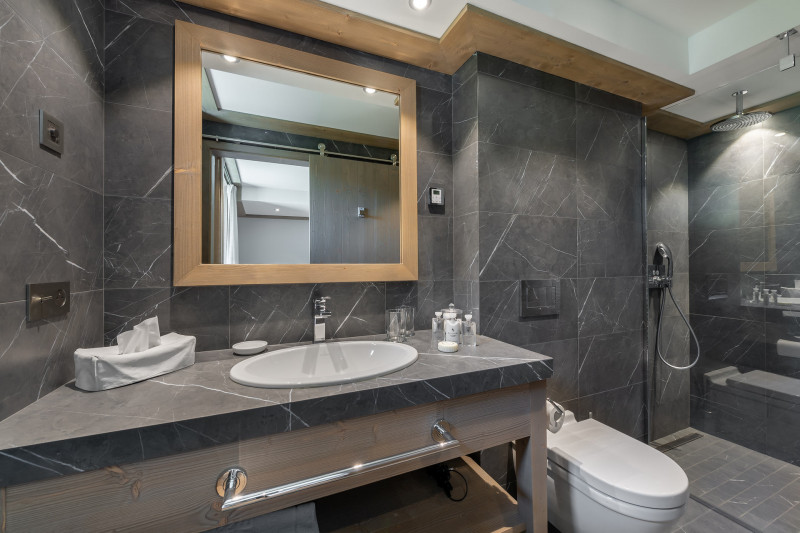 _lv_images__lot_0060510977_11_1448381