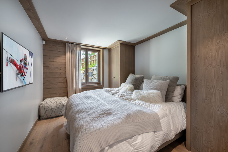 _lv_images__lot_0060510977_12_1448382