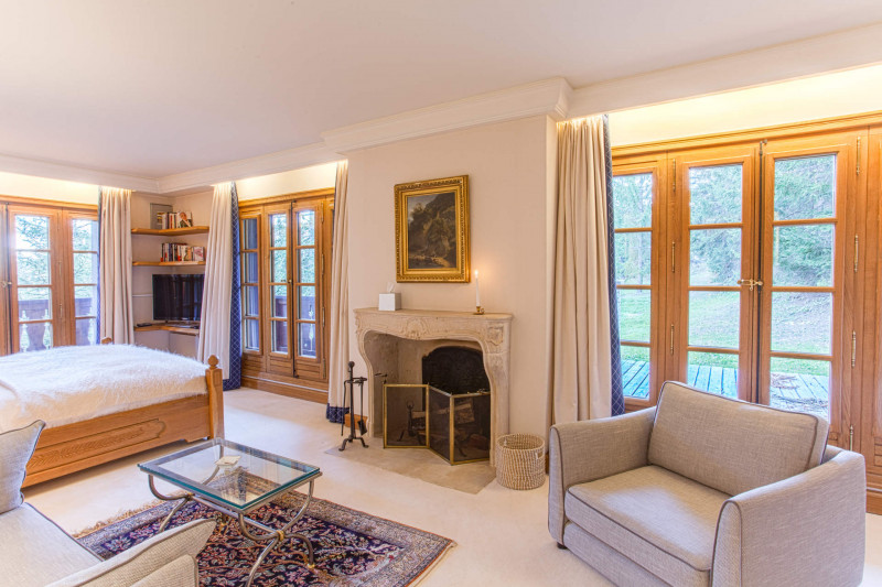 _lv_images__lot_0060511061_03_1448161