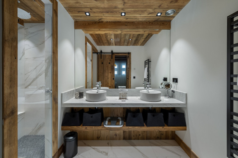 _lv_images__lot_0060511104_10_1446450