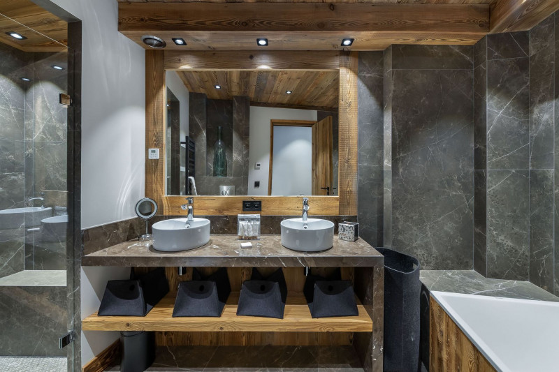 _lv_images__lot_0060511104_14_1446454