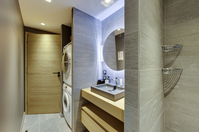 _lv_images__lot_0060511344_11_1447423