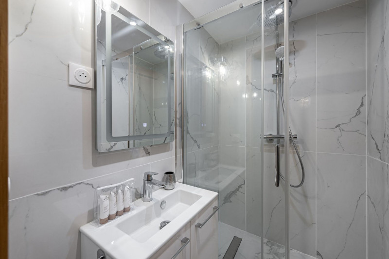 _lv_images__lot_0060511389_10_1444984