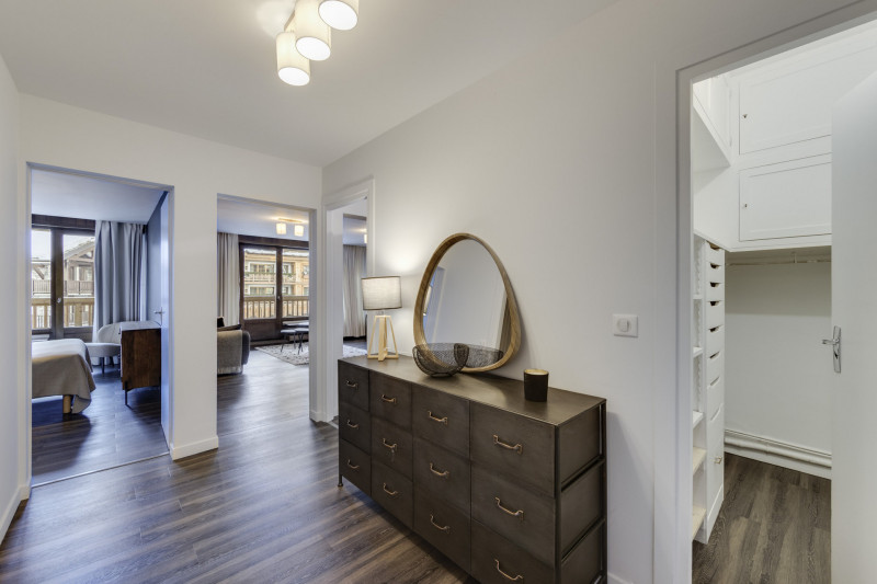 _lv_images__lot_0060511566_04_1446909