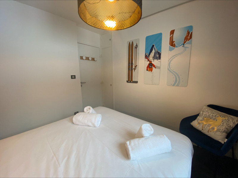 _lv_images__lot_0060511570_08_1447382