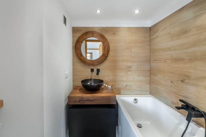 _lv_images__lot_0074061399_05_1448750