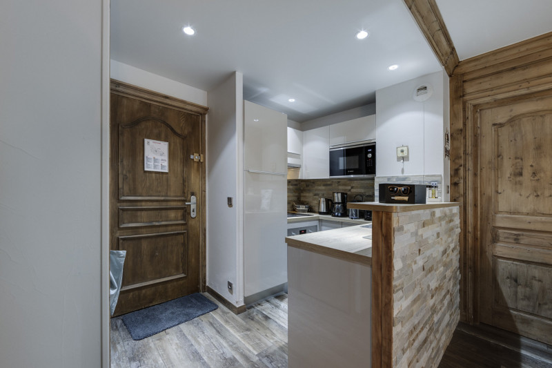 _lv_images__lot_0074061461_06_1447849