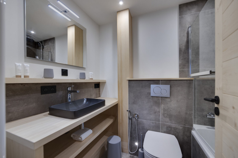 _lv_images__lot_0074061484_07_1446880