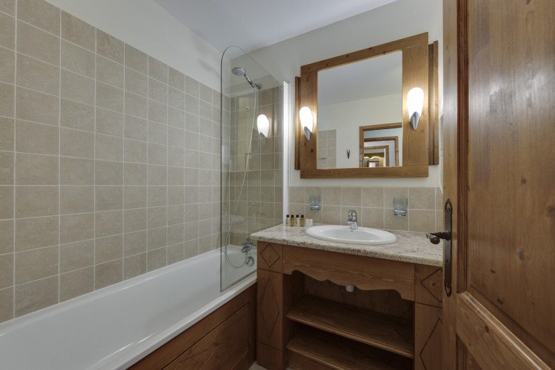 _lv_images__lot_0074061527_06_1447717