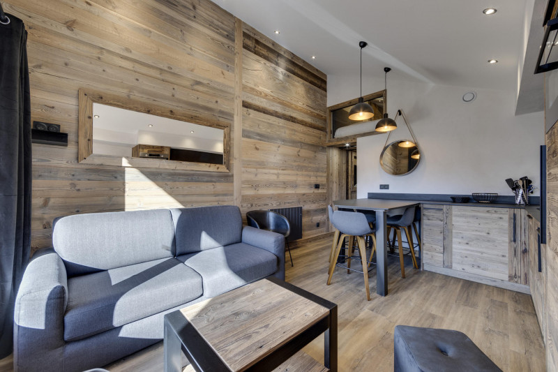 _lv_images__lot_0074061562_02_1446948