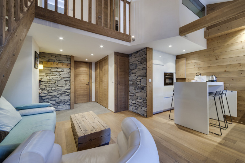 _lv_images__lot_0074061605_02_1446917