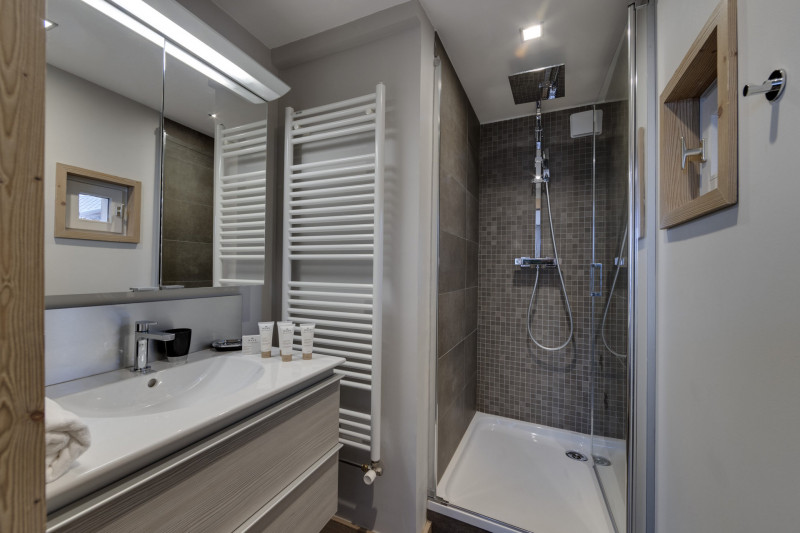 _lv_images__lot_0074061616_08_1447119