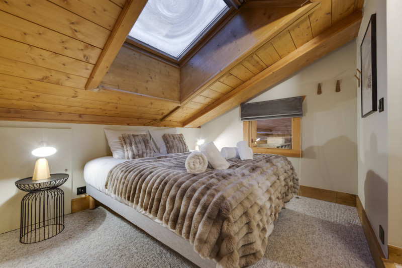 _lv_images__lot_0074061685_09_1447340