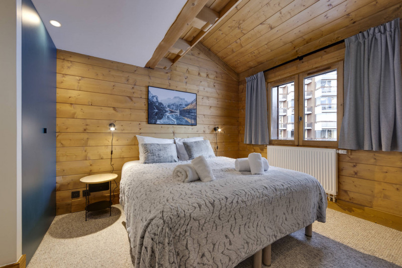 _lv_images__lot_0074061685_12_1447343