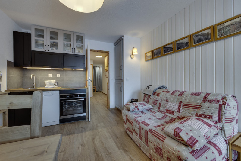 _lv_images__lot_0074061694_02_1447588