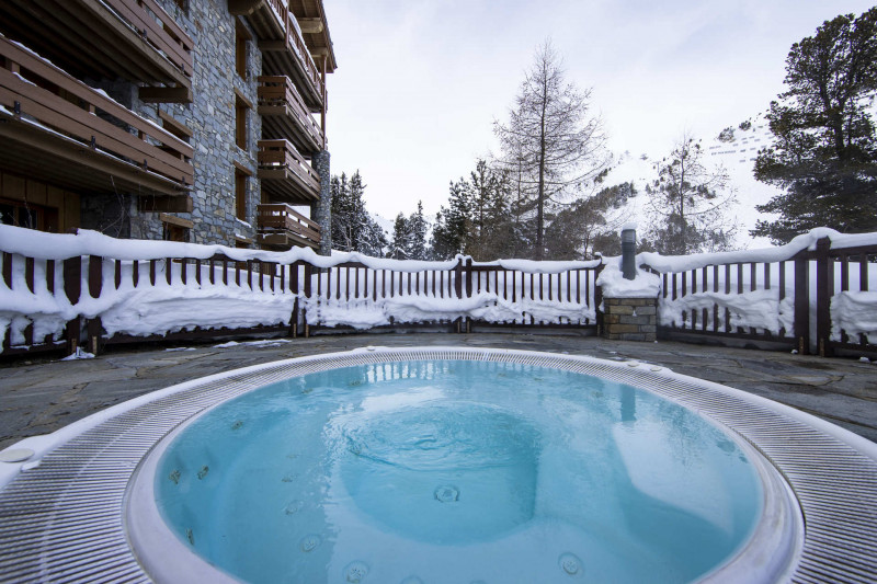 _lv_images__lot_0074061741_03_1447952