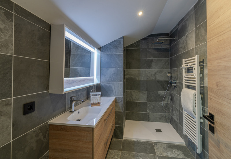 _lv_images__lot_0074061748_11_1445299