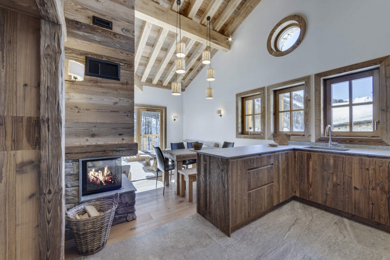 _lv_images__lot_0074061762_04_1446212