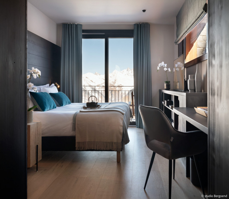 _lv_images__lot_0074061807_11_1342869