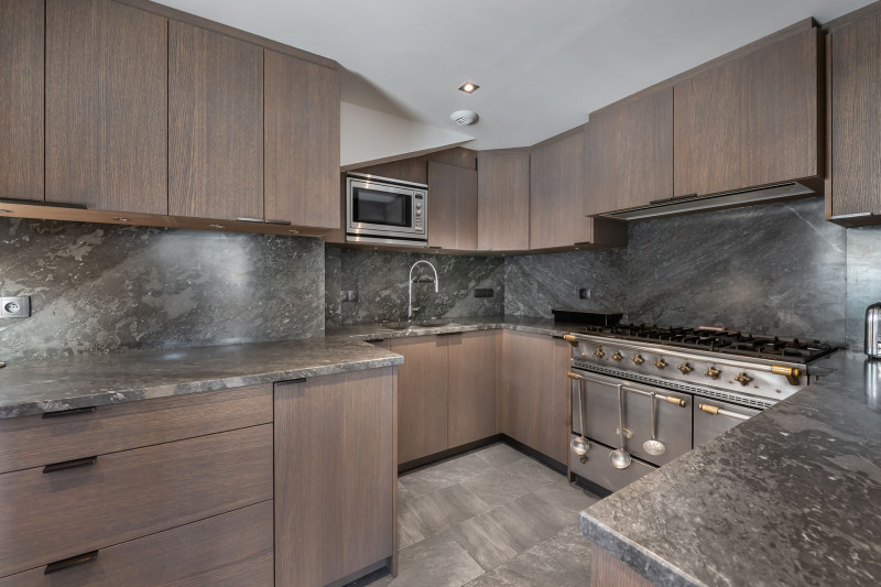 _lv_images__lot_0074061818_05_1448131