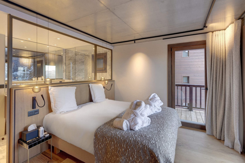 _lv_images__lot_0074061827_11_1445144