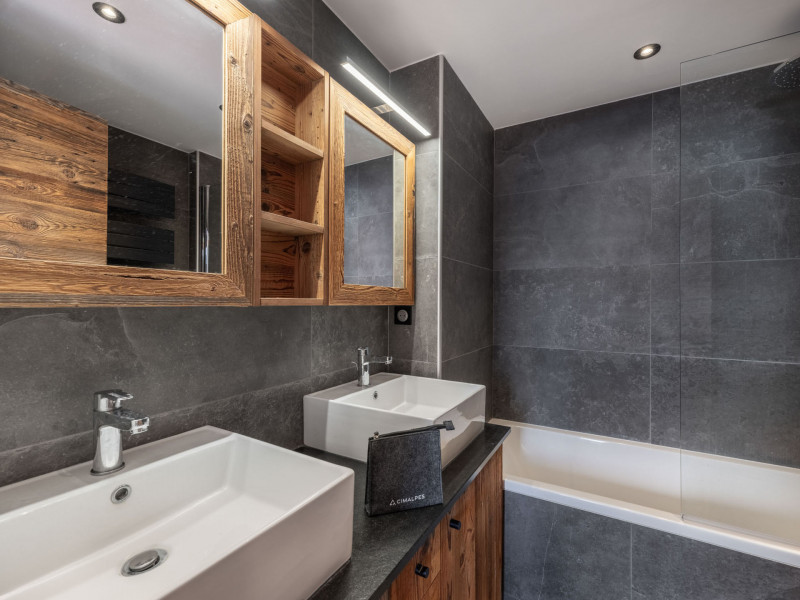 _lv_images__lot_0074061837_08_1448945