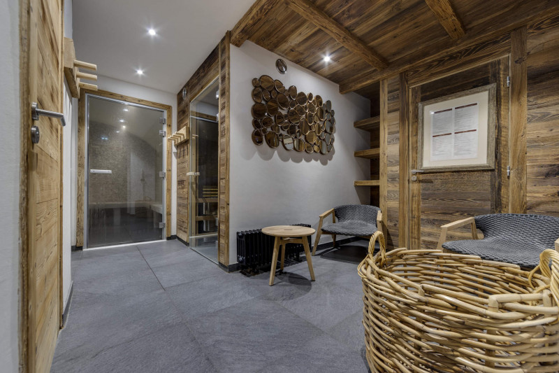 _lv_images__lot_0074061838_12_1447768