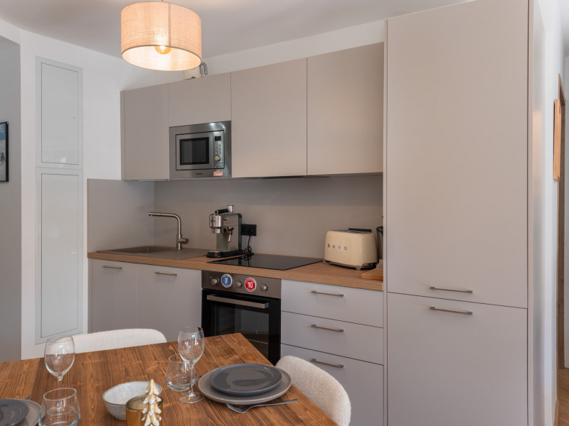 _lv_images__lot_0074061858_12_1445478