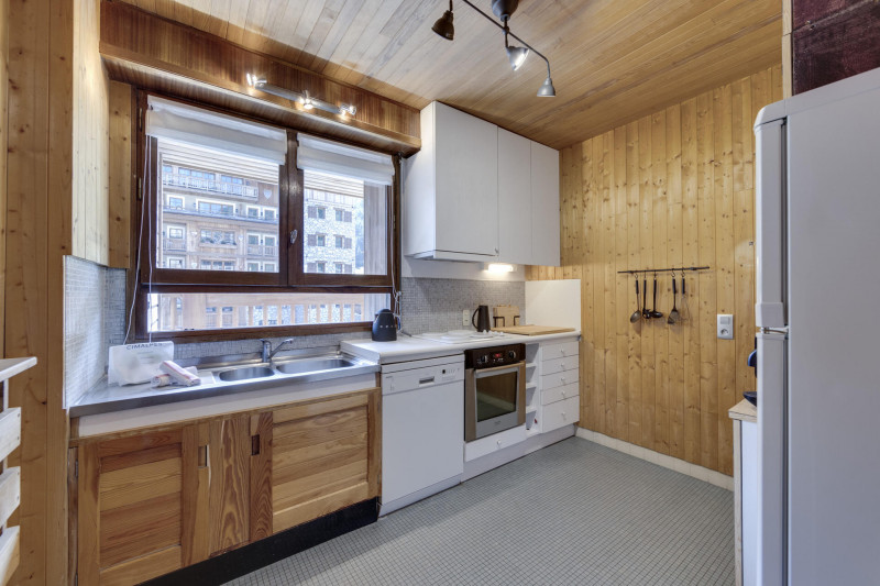 _lv_images__lot_0074061878_04_1446987