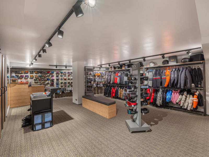 _lv_images__lot_0074061899_13_1448520