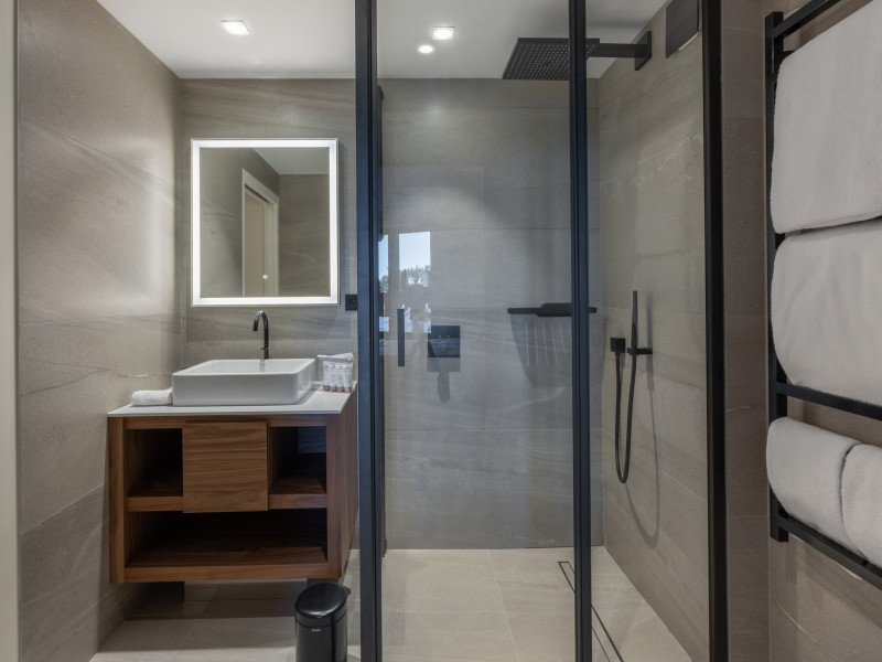 _lv_images__lot_0074061903_06_1448887