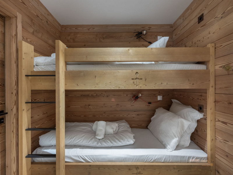 _lv_images__lot_0074061903_09_1448890