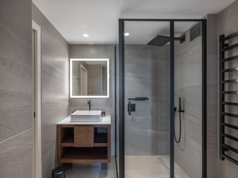 _lv_images__lot_0074061905_08_1448992