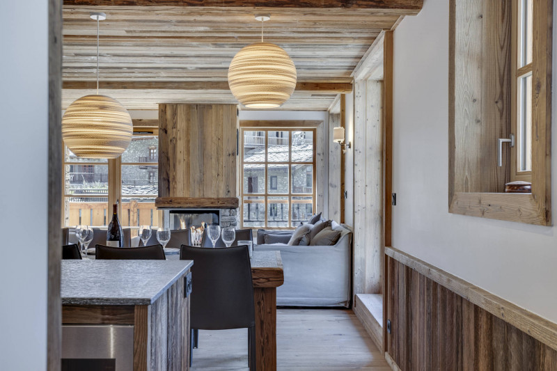 _lv_images__lot_0074061915_04_1446400