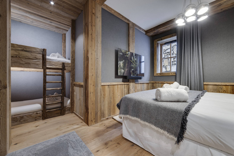 _lv_images__lot_0074061915_07_1446403