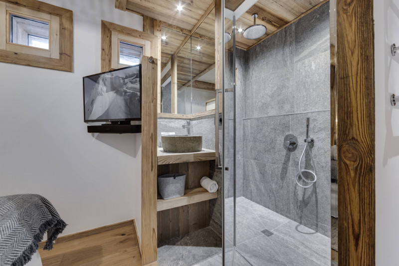 _lv_images__lot_0074061915_11_1446407