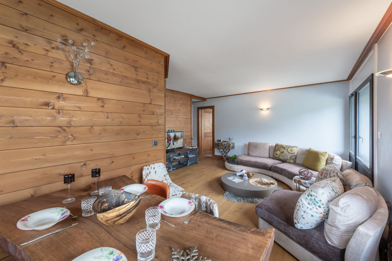 _lv_images__lot_0074061956_03_1448770