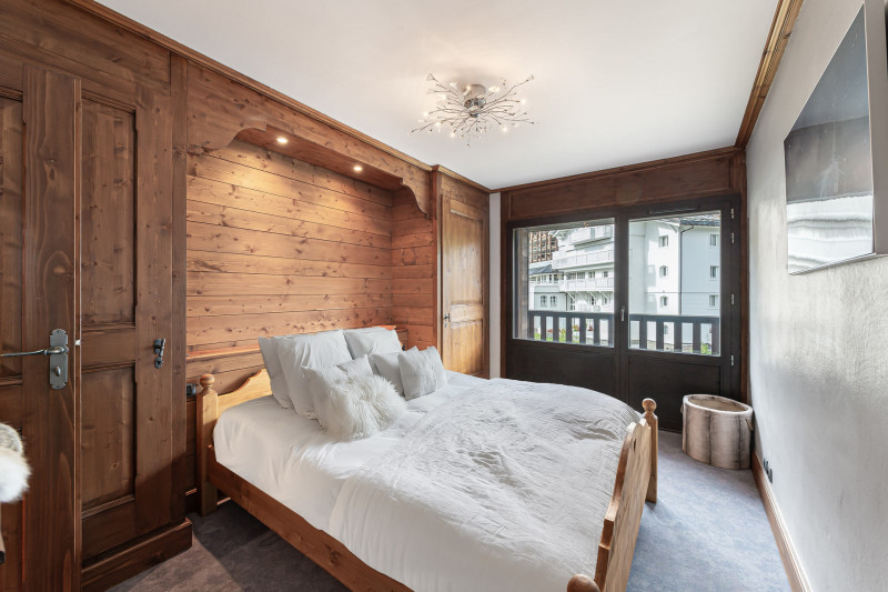 _lv_images__lot_0074061956_08_1448775