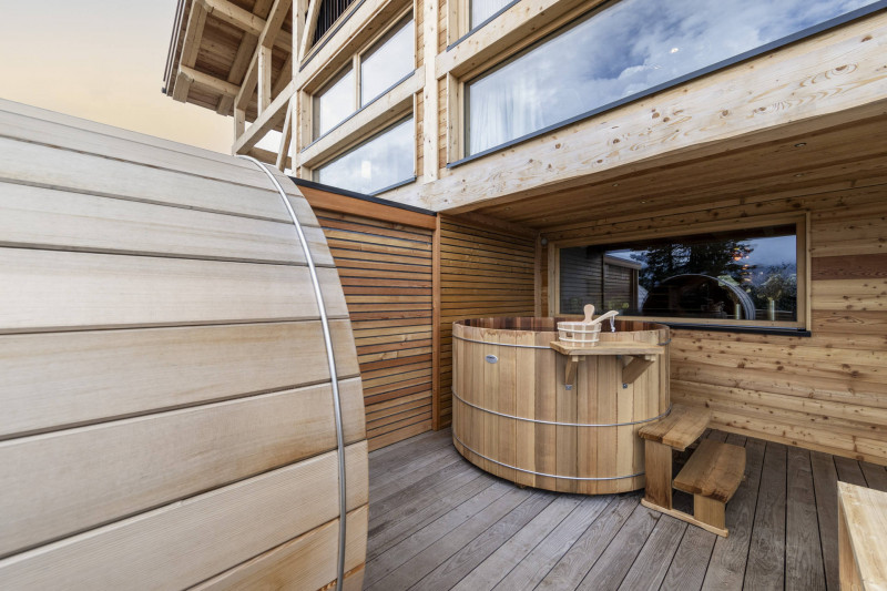 _lv_images__lot_0074061957_04_1362410