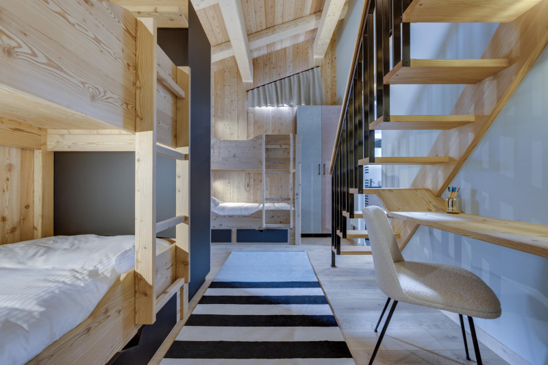 _lv_images__lot_0074061957_07_1362413