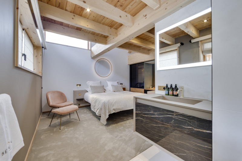 _lv_images__lot_0074061957_09_1362415