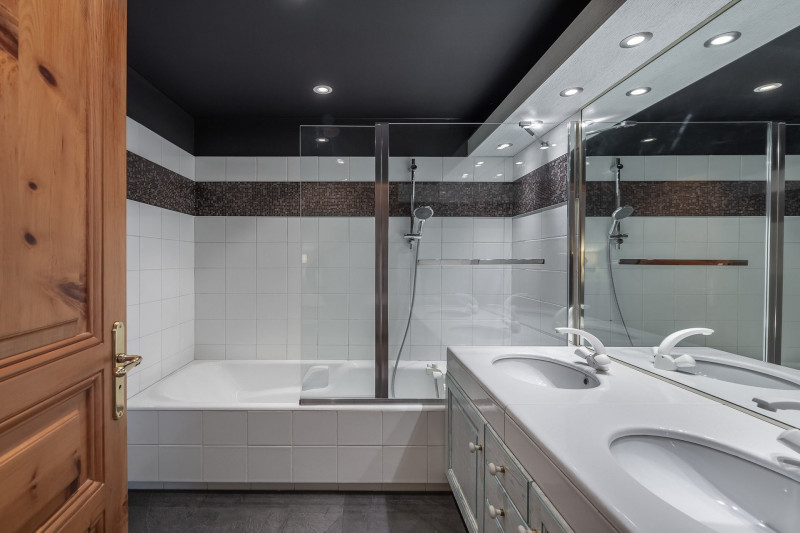 _lv_images__lot_0074061965_11_1448699